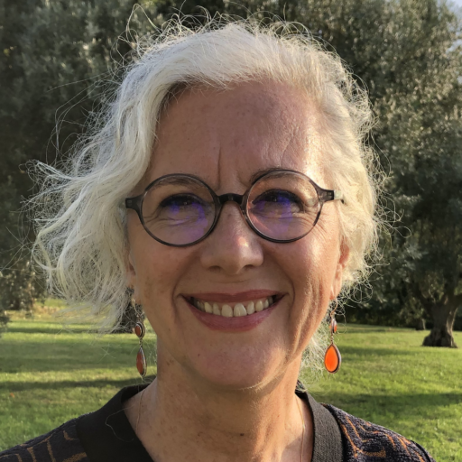 découvrez les bienfaits de l'hypnose à distance, une méthode innovante pour surmonter vos blocages, gérer le stress et améliorer votre bien-être, le tout depuis le confort de votre chez-vous. profitez d'une séance personnalisée menée par un praticien qualifié, sans avoir à vous déplacer.