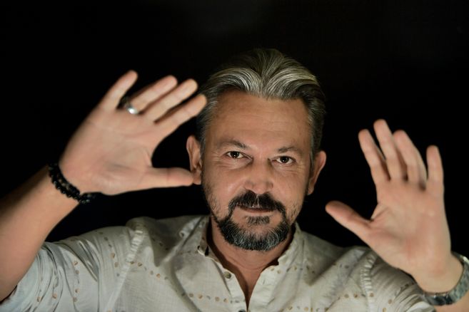 découvrez l'univers fascinant de l'hypnose avec notre hypnotiseur expert. que vous souhaitiez mieux gérer le stress, améliorer votre confiance en vous ou simplement explorer les profondeurs de votre esprit, laissez-vous guider par des techniques d'hypnose adaptées à vos besoins. transformez votre vie grâce à cette pratique ancestrale, alliant science et art.