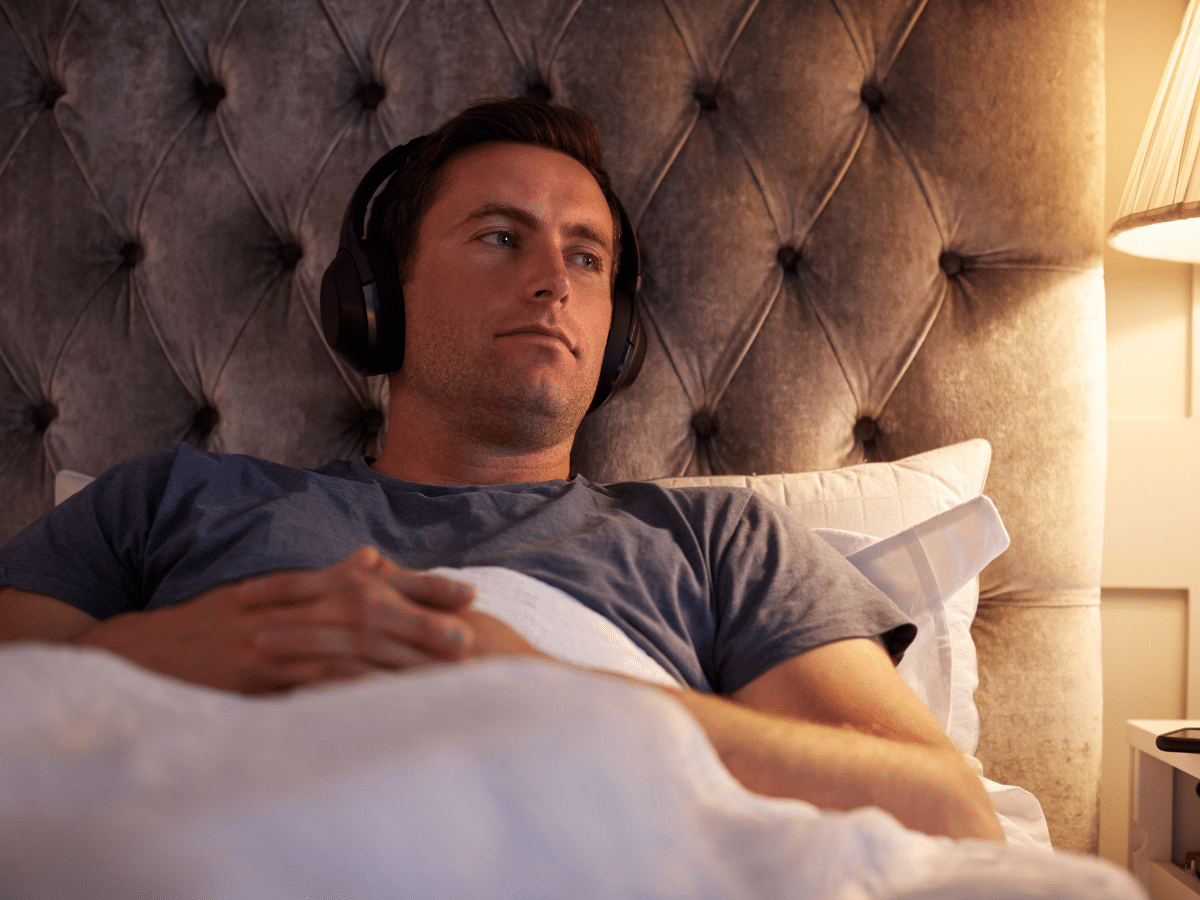 découvrez comment l'auto-hypnose peut améliorer la qualité de votre sommeil. apprenez des techniques simples et efficaces pour vous détendre et favoriser un sommeil réparateur.