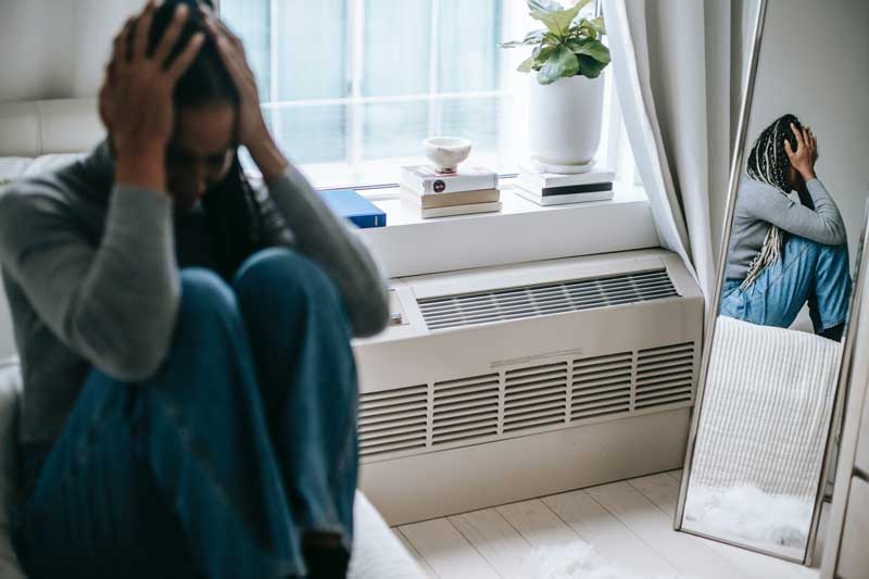 découvrez comment l'hypnose peut aider à surmonter les troubles alimentaires. explorez les techniques apaisantes et transformantes pour retrouver une relation saine avec la nourriture.